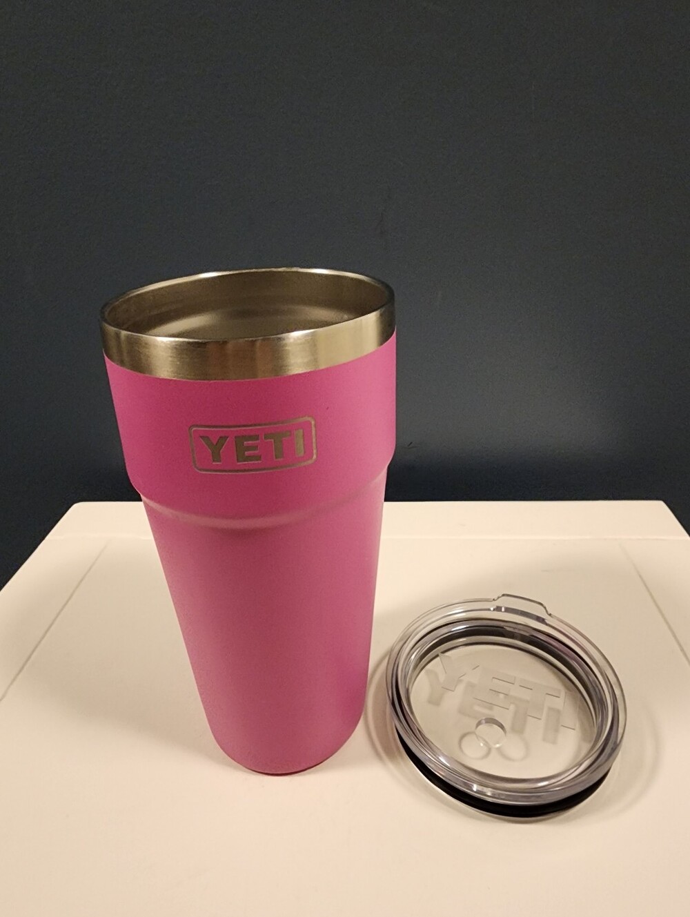 YETI Harbor Pink Rambler Tumbler with Clear Lid 26 Oz
